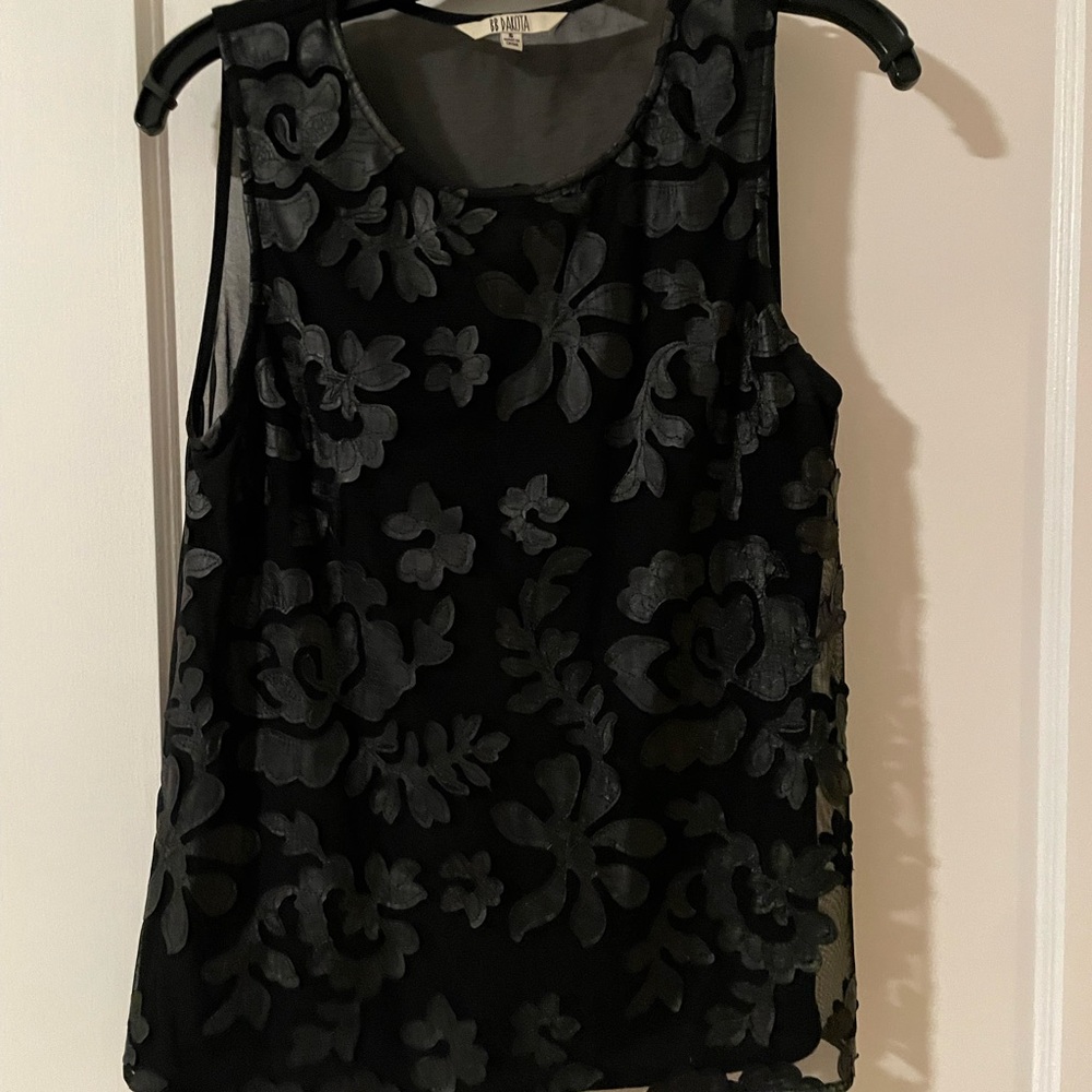 BB Dakota Floral Sleeveless Top